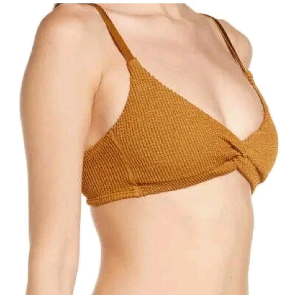 Good American wrinkled women's swimsuit top size 5, twisted design and snap back
